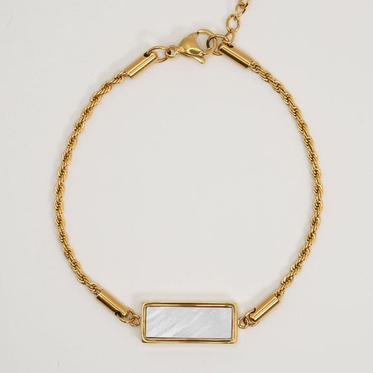 Keepsake Bracelet in Gold